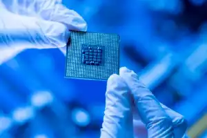 Koreksi Tajam Saham Micron, Sinyal Peringatan bagi Sektor Teknologi Global