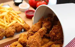 Kebutaan Permanen Akibat Defisit Nutrisi Kronis: Pelajaran dari Kasus Remaja Pecinta Junk Food
