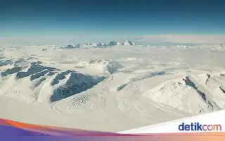 Bukan Hanya Karbon Dioksida, Pergeseran Mantel Bumi Jadi Kunci Antartika Membeku