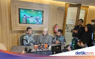 Penantian 15 Tahun, Ruben Onsu dan Ivan Gunawan Akhirnya Tunaikan Umrah Bersama