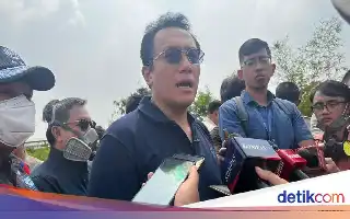 Wamen LH Tegaskan Kebakaran TPA Jatiwaringin Bukan Tontonan, Warga Diminta Menjauh Demi Kesehatan
