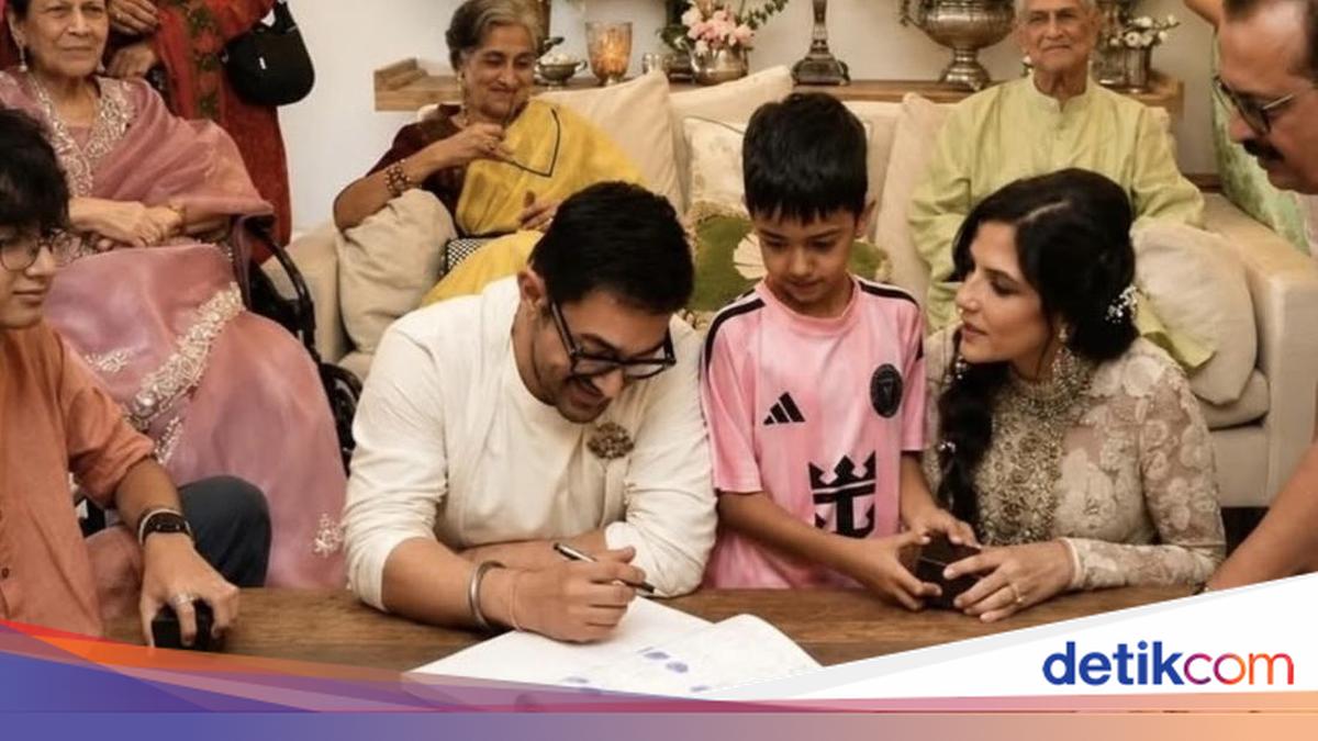 Aamir Khan Resmi Menikah di Usia 61 Tahun, Tampil Sederhana dalam Balutan Busana Kasual