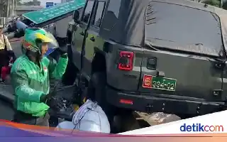 Kecelakaan Tunggal Mobil Dinas TNI di Exit Tol Slipi, Arus Lalu Lintas Sempat Terhambat