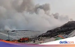 Memasuki Hari Ketiga, Upaya Pemadaman Kebakaran TPA Jatiwaringin Terus Dioptimalkan