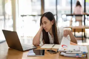 Studi Terbaru: Duduk Terlalu Lama Berisiko Tingkatkan Ancaman Kanker