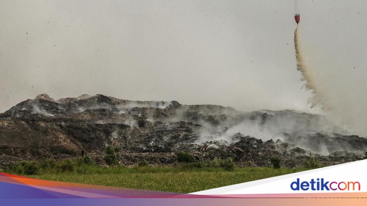 Empat Hari Berlalu, Upaya Pemadaman Kebakaran TPA Jatiwaringin Terus Diintensifkan