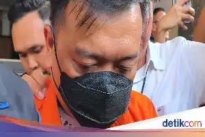 Kasus Dugaan Korupsi Eks Jampidsus: Don Ritto Memilih Bungkam Saat Dilimpahkan ke Kejagung