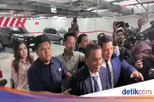 Hotman Paris Resmi Dampingi Febrie Adriansyah dalam Pemeriksaan Tersangka di Kejaksaan Agung