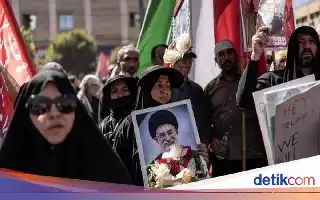 Prosesi Pemakaman Ali Khamenei Digelar di Mashhad di Tengah Eskalasi Ketegangan Regional