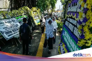 Prosesi Pemakaman Rachmat Gobel, Tokoh Nasional dan Presiden ke-7 RI Berikan Penghormatan Terakhir