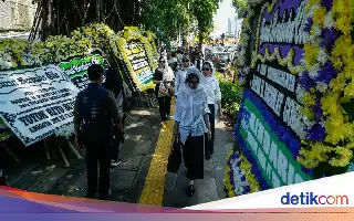 Prosesi Pemakaman Rachmat Gobel, Tokoh Nasional dan Presiden ke-7 RI Berikan Penghormatan Terakhir