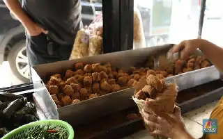 Kisah Dibalik Kesuksesan Tahu Sumedang: Berawal dari Cinta Seorang Suami