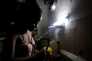 Krisis Energi di Kuba: Warga Havana Bertahan di Tengah Lumpuhnya Jaringan Listrik Nasional