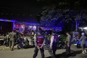 Jaga Kondusivitas, Polres Tabalong dan Satpol PP Sisir Warung Malam Usai Terima Laporan Warga