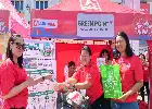 Langkah Hijau di Manado: Ribuan Peserta Jalan Sehat Alfamidi Tukar Puluhan Kilogram Botol Plastik dengan Ecobag