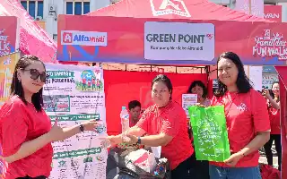 Langkah Hijau di Manado: Ribuan Peserta Jalan Sehat Alfamidi Tukar Puluhan Kilogram Botol Plastik dengan Ecobag