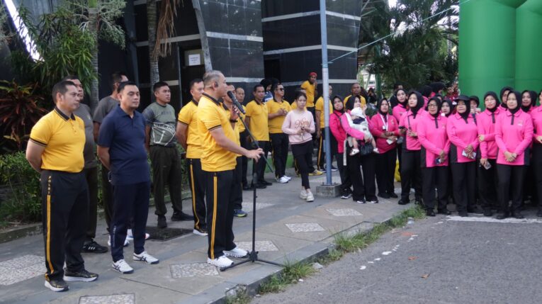 Polres Parepare Gelar Jalan Sehat Hari Bhayangkara ke-80, Siapkan Doorprize hingga Tiket Umrah