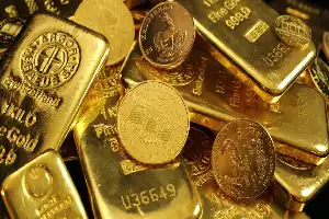 Memahami Dinamika Investasi Perak vs Emas di Tengah Ketidakpastian Ekonomi 2026