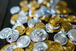 Dilema Investasi Logam Mulia: Menimbang Potensi Perak dan Emas di Era Kecerdasan Buatan