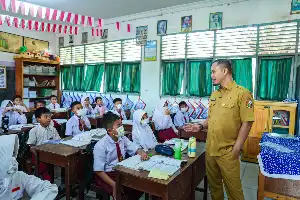 Kabut Asap Masih Membayang, Pemko Pekanbaru Perpanjang Pembelajaran Jarak Jauh demi Keselamatan Siswa