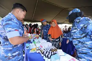 Hari Bakti ke-79 TNI AU: Lanud Abdurrahman Saleh Gelar Pengobatan Gratis dan Aksi Sosial di Banyuwangi
