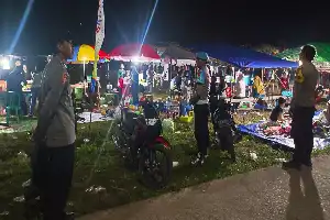 Pastikan Kondusifitas, Polsek Silat Hulu Kawal Ketat Perhelatan Hiburan Rakyat di Nanga Dangkan