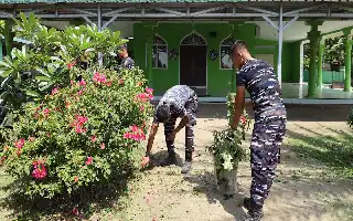 Sinergi TNI AL dan Warga: Kodaeral I Gelar Aksi Bersih Lingkungan di Tanjung Morawa