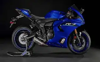 Menakar Keunggulan Yamaha YZF-R7 2026: Motor Sport Menengah yang Kini Lebih Pintar dan Aerodinamis