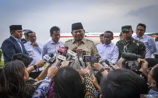 Satu Tahun Prabowo-Gibran: Strategi Politik Akomodatif dan Tantangan Menjaga Keseimbangan Demokrasi