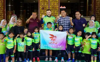 Dorong Pembentukan Karakter, Wali Kota Padang Lepas Kontingen Sepatu Roda ke Kejuaraan Nasional