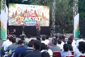 Sinergi TNI dan Kadin Bali, Festival Rakyat Nobar Bola Gembira Gerakkan Ekonomi UMKM di Denpasar