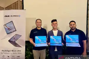 ASUS Luncurkan ExpertBook Ultra, Laptop Flagship AI untuk Segmen Bisnis dan Profesional