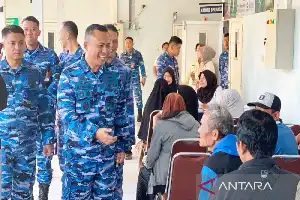 Peringati Hari Bakti Ke-79 TNI AU, Lanud Sjamsudin Noor Gelar Layanan Kesehatan Gratis dan Pasar Murah
