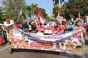 Pemprov Bangka Belitung Siagakan Ratusan Petugas Medis Kawal Karnaval HUT RI di Tengah Cuaca Panas