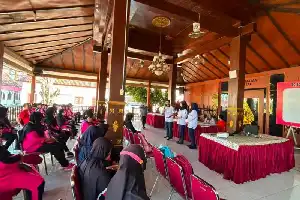 Mahasiswa UMS Perkuat Layanan PROLANIS bagi Lansia di Sukoharjo