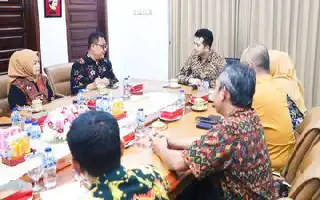 Wagub Emil Dukung Inkubator Bisnis PMI untuk Dorong Kemandirian Ekonomi Pahlawan Devisa