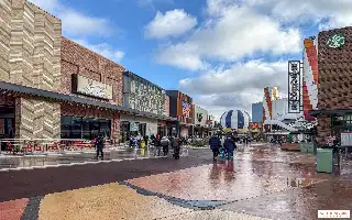 Sajian Hiburan Musik Gratis Meriahkan Disney Village Sepanjang Juli 2026