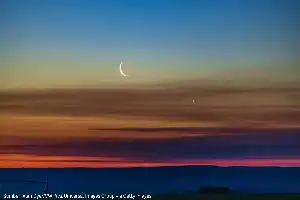 Pertemuan Estetis Bulan Sabit dan Venus Bakal Menghiasi Langit Senja pada Juli 2026
