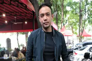 Beralih dari Dunia Hiburan, Sandy Tumiwa Kini Mengabdi di Kesultanan Cirebon