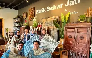 Strategi Ambidiksteritas: Upaya Sentra Batik Jawa Timur Lestarikan Tradisi Melalui Inovasi Hijau