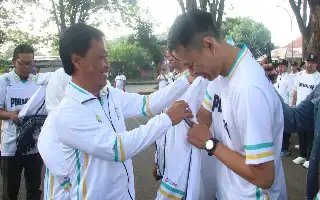 Pemkot Cirebon Lepas Kontingen Porsernitas XIII dan Apresiasi Atlet POPDA