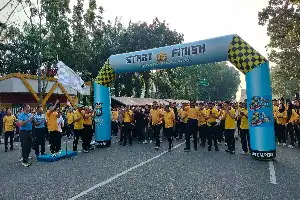 Ribuan Warga Pekanbaru Tumpah Ruah di Jalan Pattimura, Polda Riau Gelar Olahraga Massal dan Bakti Sosial Sambut Hari Bhayangkara ke-80