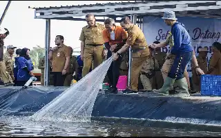 Transformasi Lahan Industri: Pemprov Jateng Sukses Panen Udang Vaname Berbasis Teknologi Modern