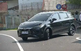 Mengulik Keunggulan BYD M6 DM: Teknologi 'Electric-First' untuk Mobilitas Urban dan Antarkota