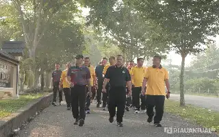 Peringati HUT Bhayangkara ke-80, Polres Rokan Hilir Perkuat Sinergi lewat Olahraga Bersama dan Bakti Sosial
