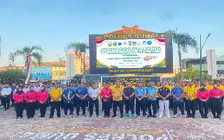 Polres Dumai Peringati Hari Bhayangkara ke-80 dengan Olahraga Bersama, Bansos, dan Serahkan Bibit Pohon