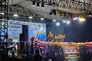 Polsek Banyusari Kawal Acara Seni Budaya di Desa Gempol Karawang