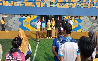 Jaga Kelayakan Fasilitas Publik, Dispora Kota Tangerang Rutin Bersihkan Sarana Olahraga