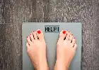 Mengapa Timbangan Tak Kunjung Turun Meski Rutin Diet dan Olahraga? Ini Penjelasan Medisnya