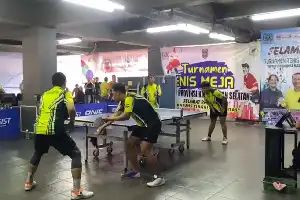 Sabet Dua Gelar Juara, Tim Mahkota Bunda Kuasai Turnamen Tenis Meja DPRD Kalsel